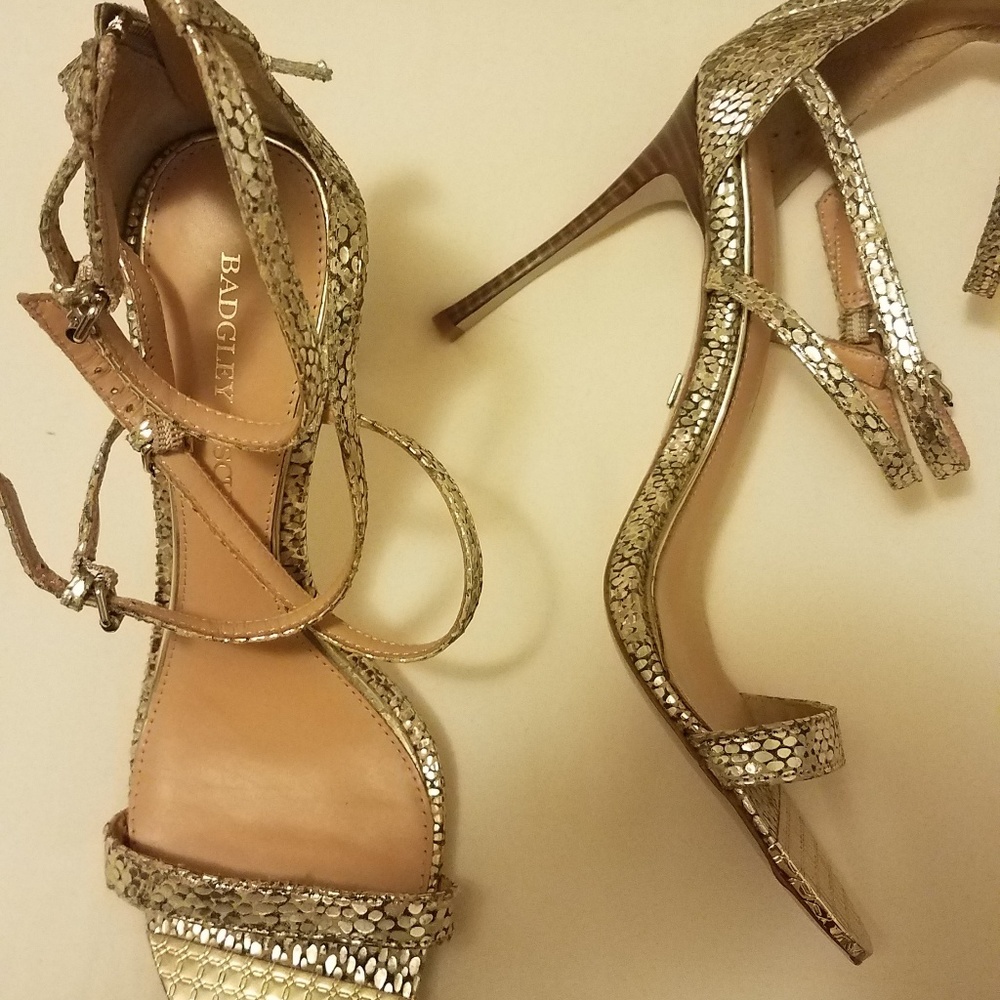 Sz7 Badgley Mishka gold sandals